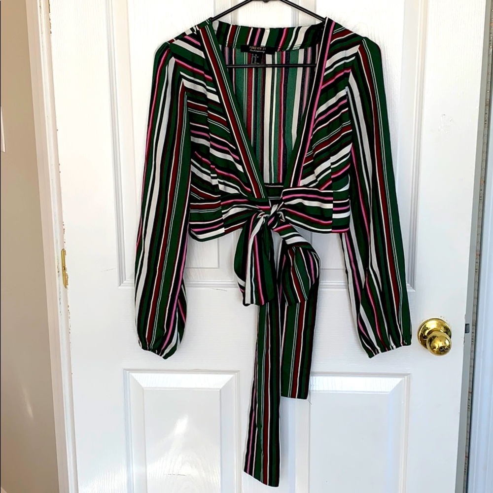 Forever 21 crop top long sleeves with bow